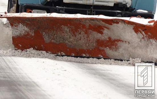 Более 100 единиц техники с ночи выехали на расчистку автодорог Днепропетровщины от первого февральского снега