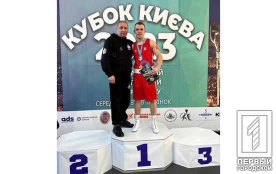 Криворожский боксер одержал победу на Открытом кубке Киева