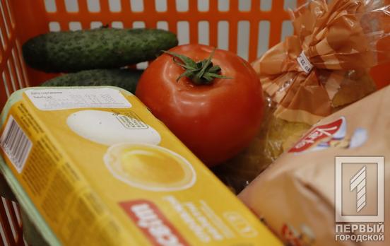 В январе в Украине значительно подорожали фрукты и овощи, а одежда и обувь наоборот – «упали» в цене, – Госстат