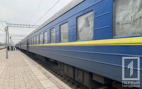 Для электричек, курсирующих между Кривым Рогом и Запорожьем, ввели дополнительные остановки – «Укрзалізниця»