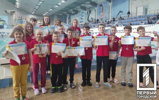 77 медалей привезли криворожские пловцы с соревнований в Каменском