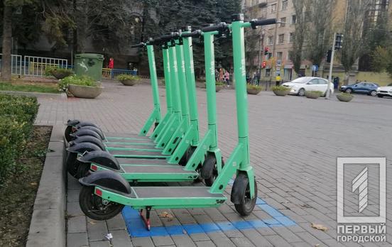 Самокати, моноколеса і інший електротранспорт визнали транспортними засобами в Україні: що зміниться для учасників дорожнього руху