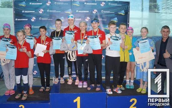 Более 60 медалей: юные криворожские пловцы триумфально выступили на Чемпионате в Днепре