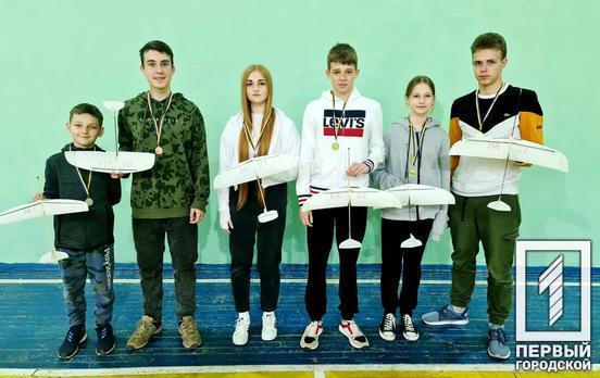 Юные криворожане собрали все призовые места на Всеукраинских открытых соревнованиях по авиамодельному спорту