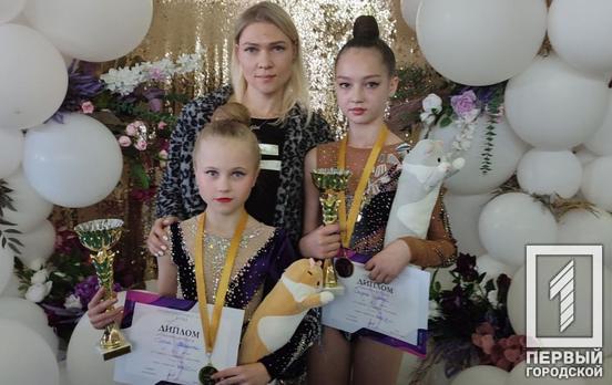Криворожские гимнастки привезли домой из Черновцов 27 медалей разной степени достоинства