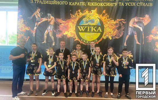 Бойцы из Кривого Рога завоевали 18 наград Чемпионата Украины по кикбоксингу