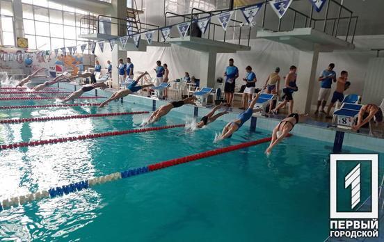 Криворожские юные спортсмены завоевали более десятка наград на всеукраинских соревнованиях по плаванию