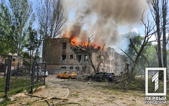 Погибший, по меньшей мере два десятка пострадавших и значительные разрушения: россияне попали ракетой по медучреждению в Днепре