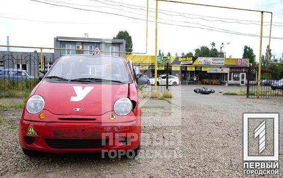 В Кривом Роге учебный Daewoo Matiz сбил мотоциклиста