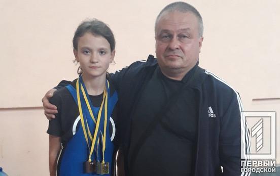 Тендітна і сильна водночас: юна криворіжанка здобула три відзнаки на Чемпіонаті України з важкої атлетики