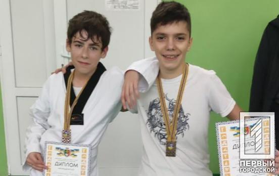Такие юные, а уже столь сильные: воспитанники криворожской гимназии №52 завоевали бронзу на соревнованиях по тхэквондо