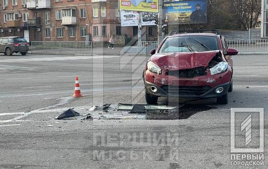 Столкновение из-за неработающего светофора: на перекрестке на центральном рынке произошло ДТП