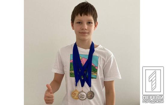 Сразу четыре медали: криворожанин Лев Бабаков покорил Берлин на чемпионате по плаванию