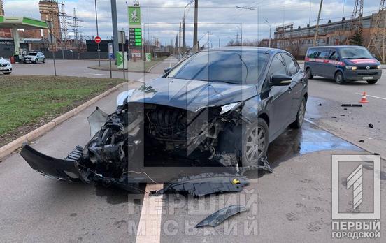 В Кривом Роге возле 95-го квартала легковушка протаранила автобус