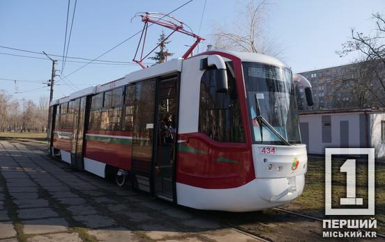 У Кривому Розі після ремонту на маршрути міста вийшли ще 2 оновлених тролейбуси та капітально відремонтований трамвай