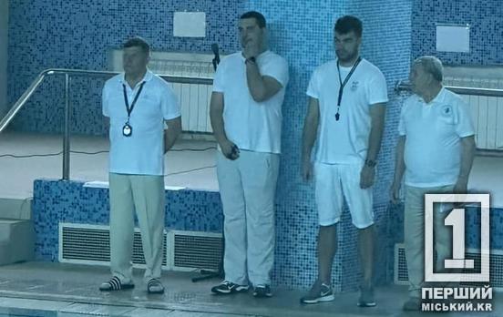 Несмотря на ракетный террор и бессонную ночь: криворожани завоевали на областном первенстве по плаванию 11 наград