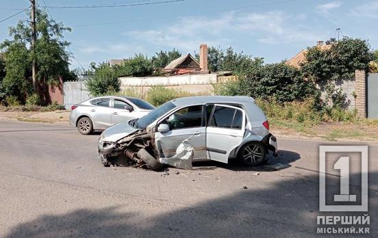 Хаос на автошляху: у Кривому Розі три автомобілі не поділили дорогу