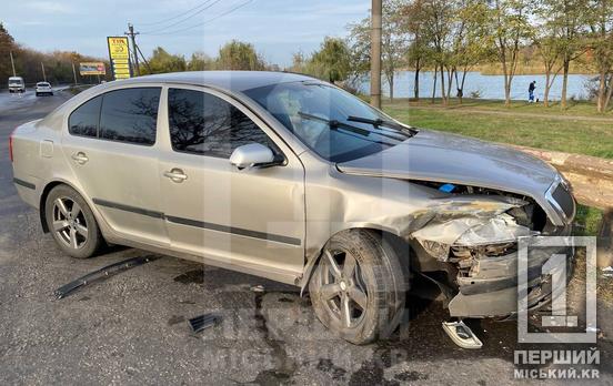 На Нікопольському шосе через аварію добряче дісталося Volkswagen та Skoda