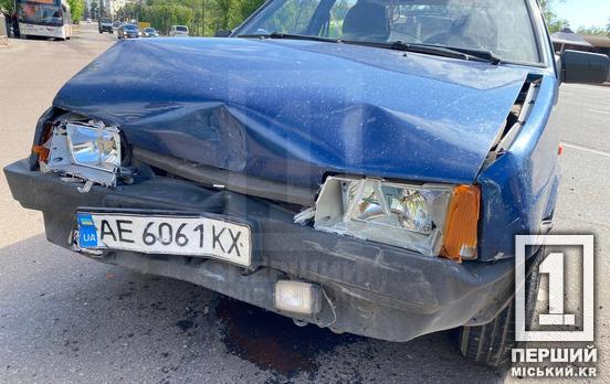 На Ставках зіткнулися Ford та «Дев'ятка»: рух тролейбусів відновили