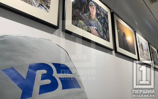 Мова правди, болю й надії: до Кривого Рогу прибув «Мистецький потяг» з виставкою «Courage of the Nation» про війну в Україні від Говарда Баффета