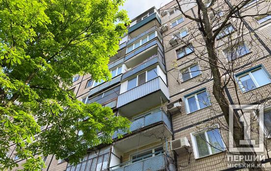 В Кривом Роге мужчина выпал из окна многоэтажки