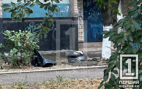 Звал полицию: на Восточном-2 мужчина разбился насмерть после падения с дома