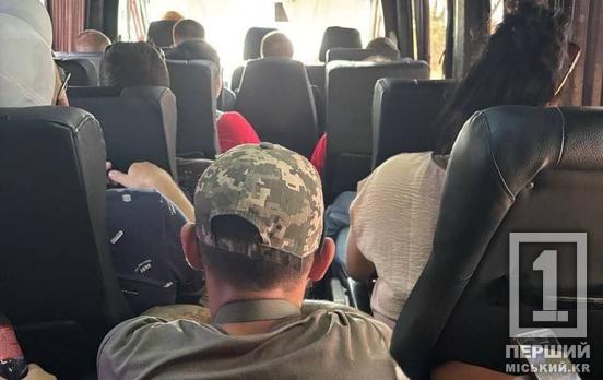 Скандал на рейсі: в автобусі Харків–Кривий Ріг військового пересадили на підлогу