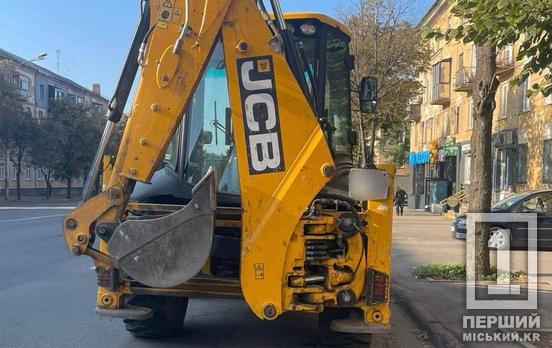 Робив небезпечні маневри на дорозі: у Кривому Розі затримали п’яного керманича екскаватора-навантажувача