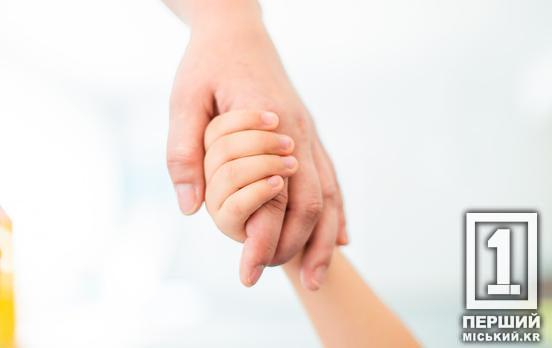 В Україні затвердили єдиний порядок медогляду для бажаючих взяти дітей у родину