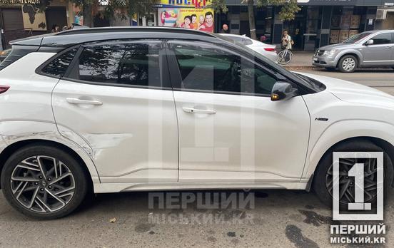 Неудачная парковка закончилась поцарапанными боками: на ул