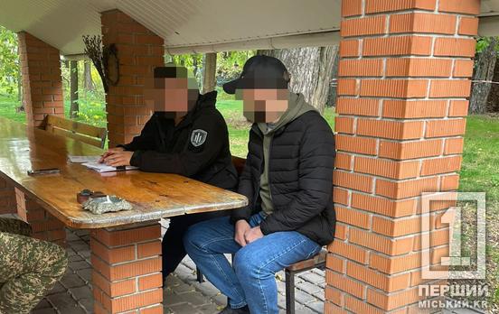 Роковий удар в дерево для двох пасажирів: на Дніпропетровщині військовий може сісти на 12 років через смертельну ДТП