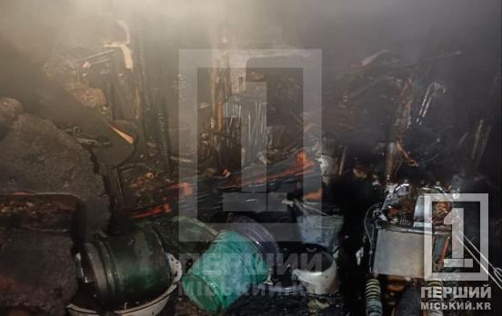 Валил густой дым: в Терновском районе Кривого Рога горела частная территория