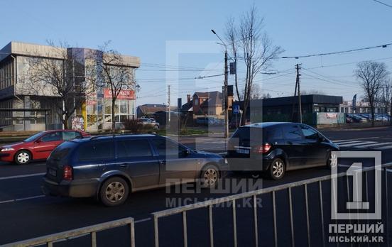 Светофор резко стал темным: на проспекте Мира Skoda догнала Mercedes