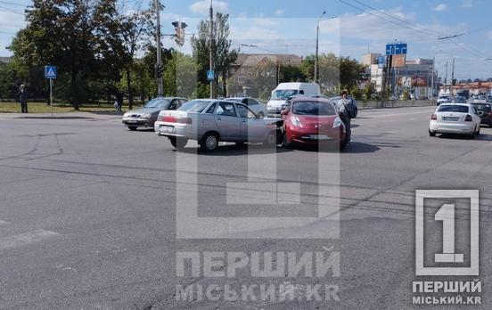 У Центрально-Міському районі Кривого Рогу зіткнулися ВАЗ та Nissan