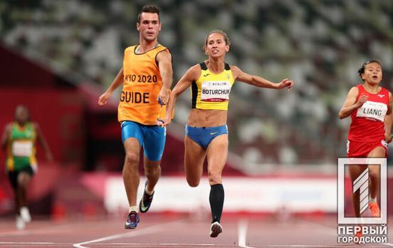 Легкоатлетка Оксана Ботурчук із Дніпропетровщини виборола свою третю срібну медаль на Паралімпіаді-2020