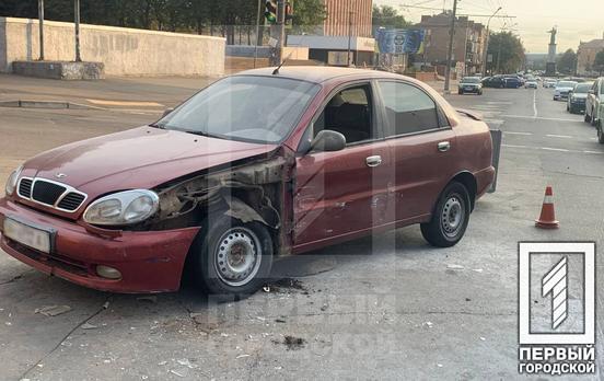 В Кривом Роге загорелся Lanos после столкновения с «ВАЗ»