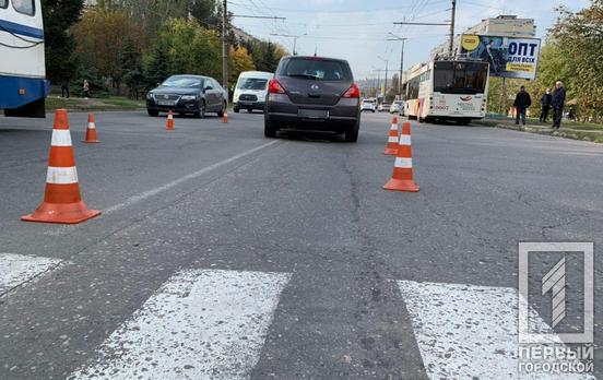 Не пропустил пешеходов: в Кривом Роге автомобиль сбил двоих школьников на «зебре»