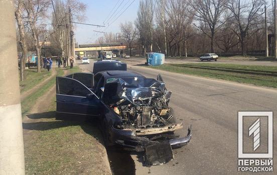 В Кривом Роге перевернулся микроавтобус, пострадал водитель