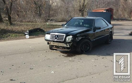 Не заметил: в Кривом Роге лоб в лоб столкнулись две легковушки