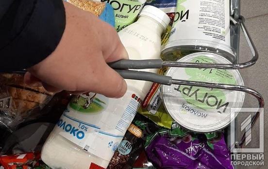 Почти половину своих доходов украинцы тратят на еду, – статистика