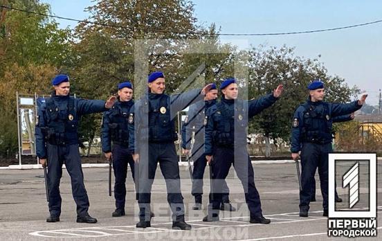 Ко Дню защитника Украины нацгвардейцы устроили показательные выступления для школьников Кривого Рога