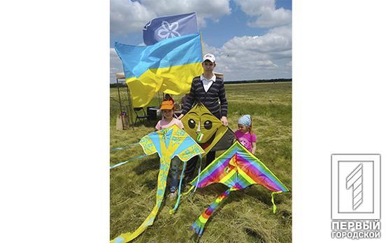 На соревнования по запуску воздушных змеев «Мирное небо» победила команда из Кривого Рога