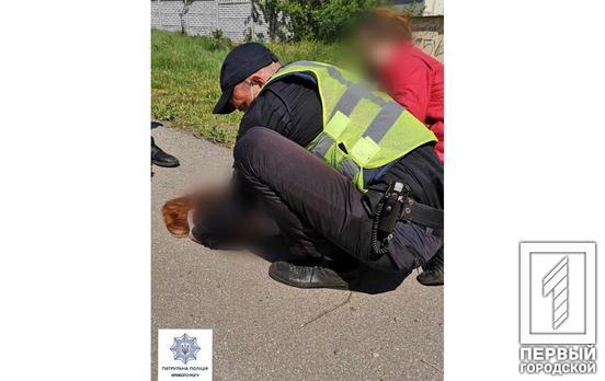 Полицейские Кривого Рога оказали первую помощь девочке, у которой случился приступ эпилепсии