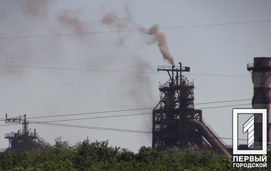 Упродовж жовтня в атмосферному повітрі над Кривим Рогом зафіксували перевищення концентрації пилу та формальдегіду